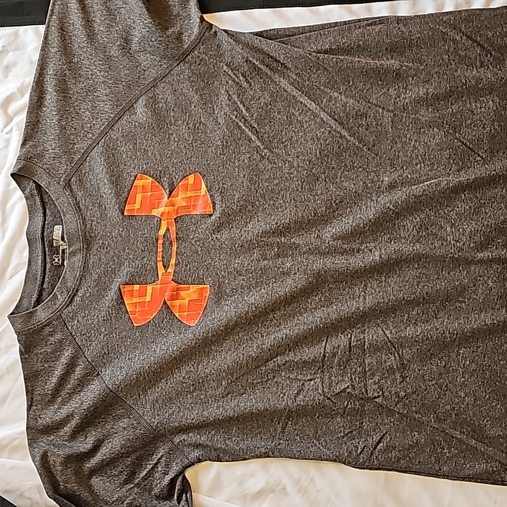 Youth under armour dri wear tshirt